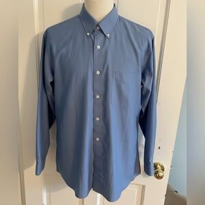 L.L. Bean Men's Slightly Fitted Blue Button-Down Shirt 17/33